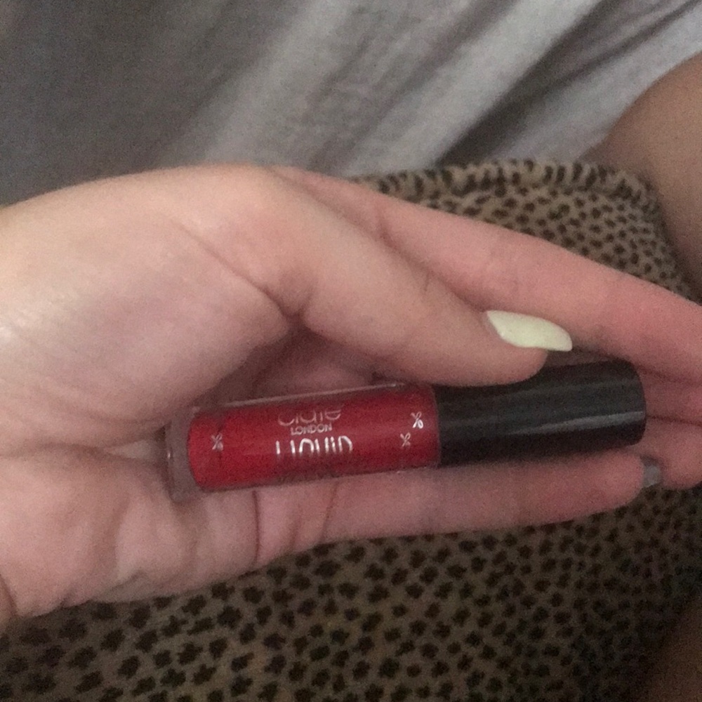 CIATE LIQUID VELVET — Deep red “DIVA” lipstick💃🏼